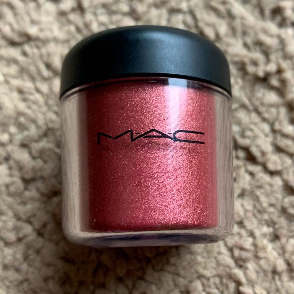 🆕 MAC Pigment Loose Shadow